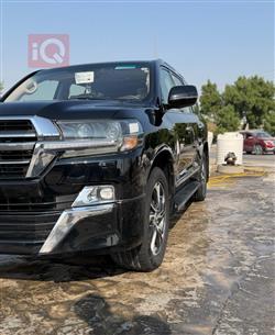 تۆیۆتا لاند کروزەر